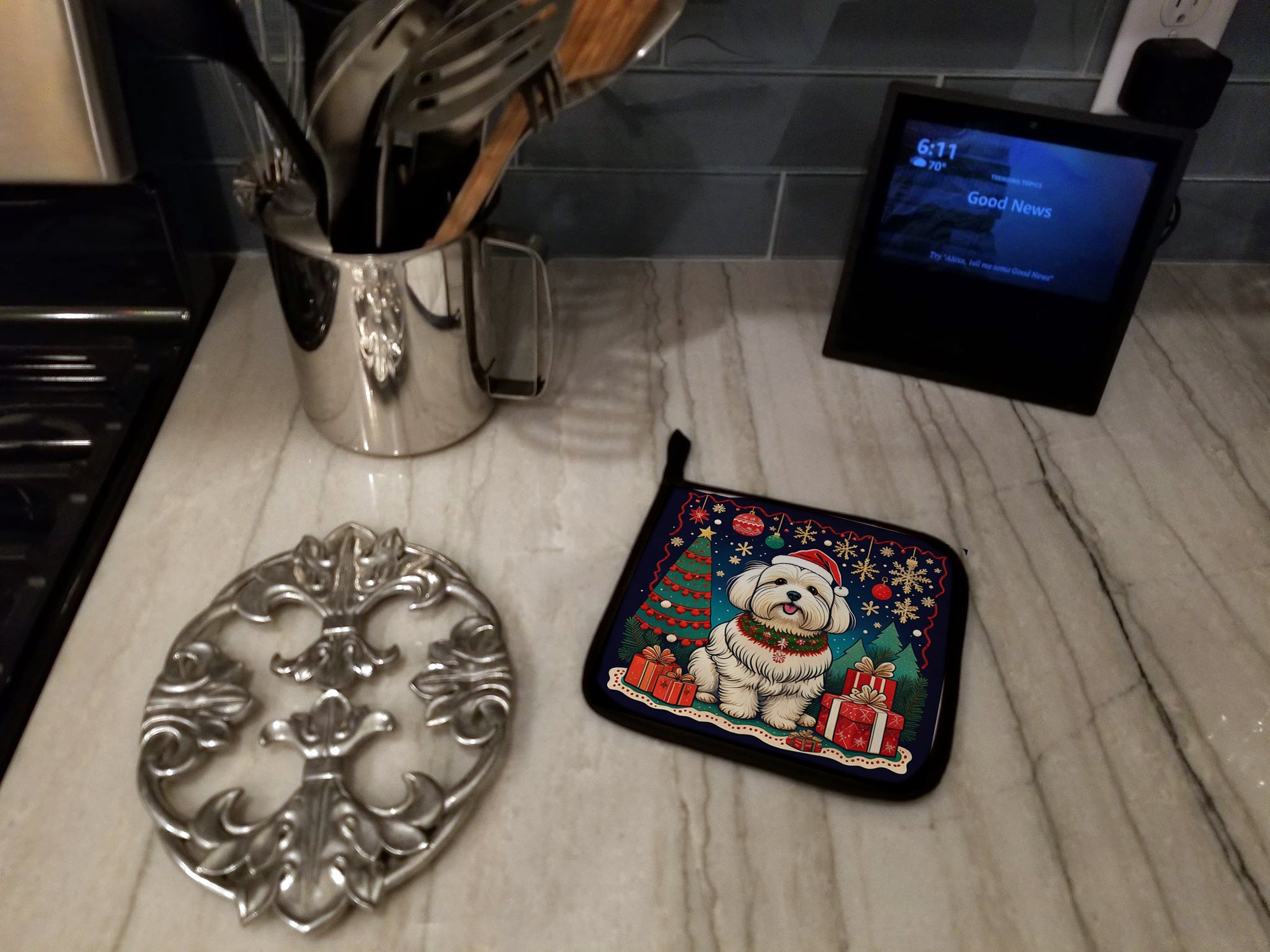 Coton De Tulear Christmas Pot Holder Set of 2 Heat Resistant Quilted Hot Pads 7.5 x 7.5 Inch, Insulated Kitchen Trivets for Cooking & Baking