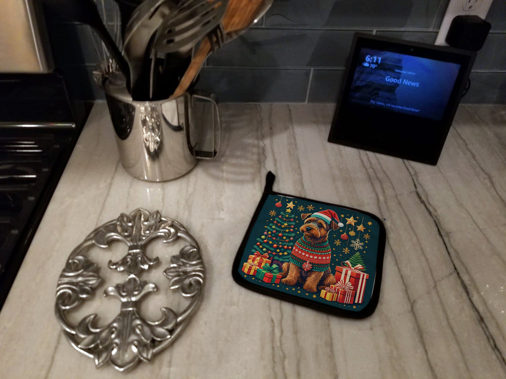 Welsh Terrier Christmas Pot Holder Set of 2 Heat Resistant Quilted Hot Pads 7.5 x 7.5 Inch, Insulated Kitchen Trivets for Cooking & Baking