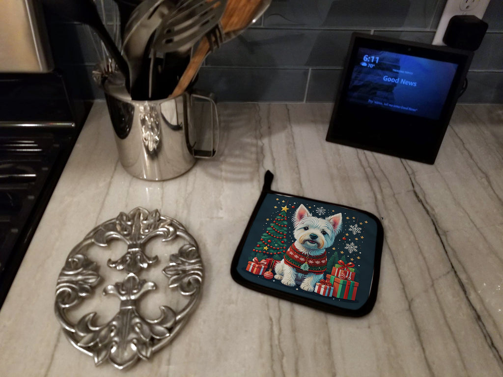 Westie Christmas Pot Holder Set of 2 Heat Resistant Quilted Hot Pads 7.5 x 7.5 Inch, Insulated Kitchen Trivets for Cooking & Baking
