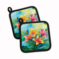 Lilies in Watercolor Pot Holder Set of 2 Heat Resistant Quilted Hot Pads 7.5 x 7.5 Inch, Insulated Kitchen Trivets for Cooking & Baking