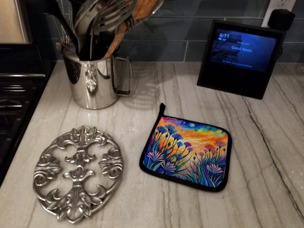 Colorful Agapanthus Pot Holder Set of 2 Heat Resistant Quilted Hot Pads 7.5 x 7.5 Inch, Insulated Kitchen Trivets for Cooking & Baking