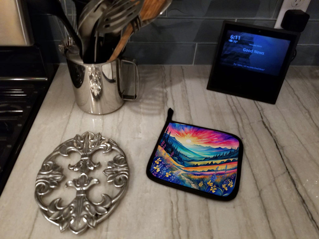 Colorful Annual Larkspur Pot Holder Set of 2 Heat Resistant Quilted Hot Pads 7.5 x 7.5 Inch, Insulated Kitchen Trivets for Cooking & Baking