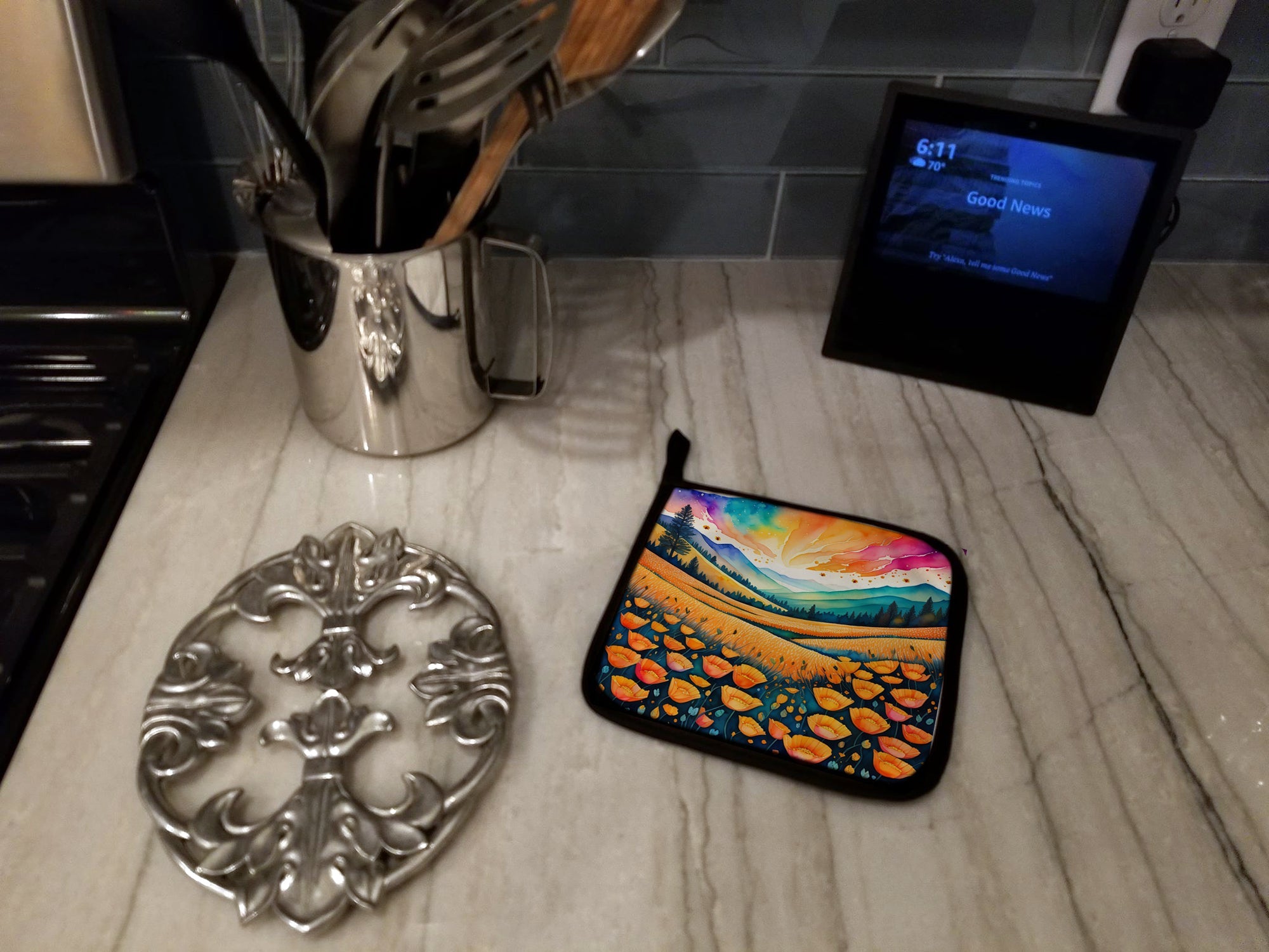 Colorful California poppies Pot Holder Set of 2 Heat Resistant Quilted Hot Pads 7.5 x 7.5 Inch, Insulated Kitchen Trivets for Cooking & Baking
