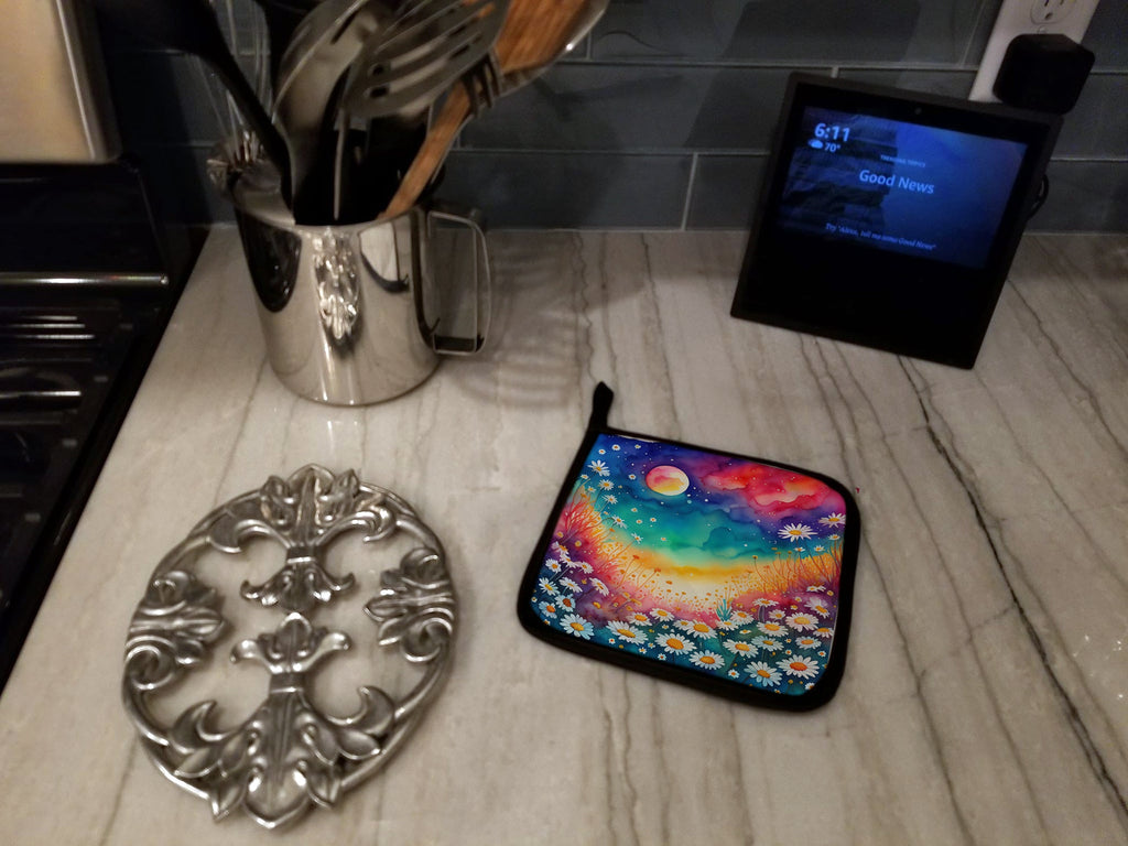 Colorful Daisies Pot Holder Set of 2 Heat Resistant Quilted Hot Pads 7.5 x 7.5 Inch, Insulated Kitchen Trivets for Cooking & Baking