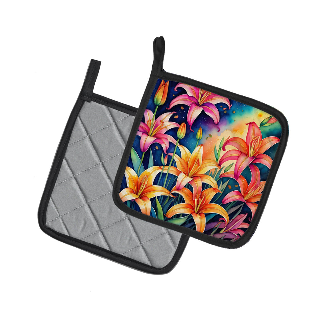 Colorful Lilies Pot Holder Set of 2 Heat Resistant Quilted Hot Pads 7.5 x 7.5 Inch, Insulated Kitchen Trivets for Cooking & Baking