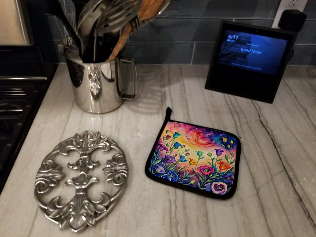 Colorful Lisianthus Pot Holder Set of 2 Heat Resistant Quilted Hot Pads 7.5 x 7.5 Inch, Insulated Kitchen Trivets for Cooking & Baking