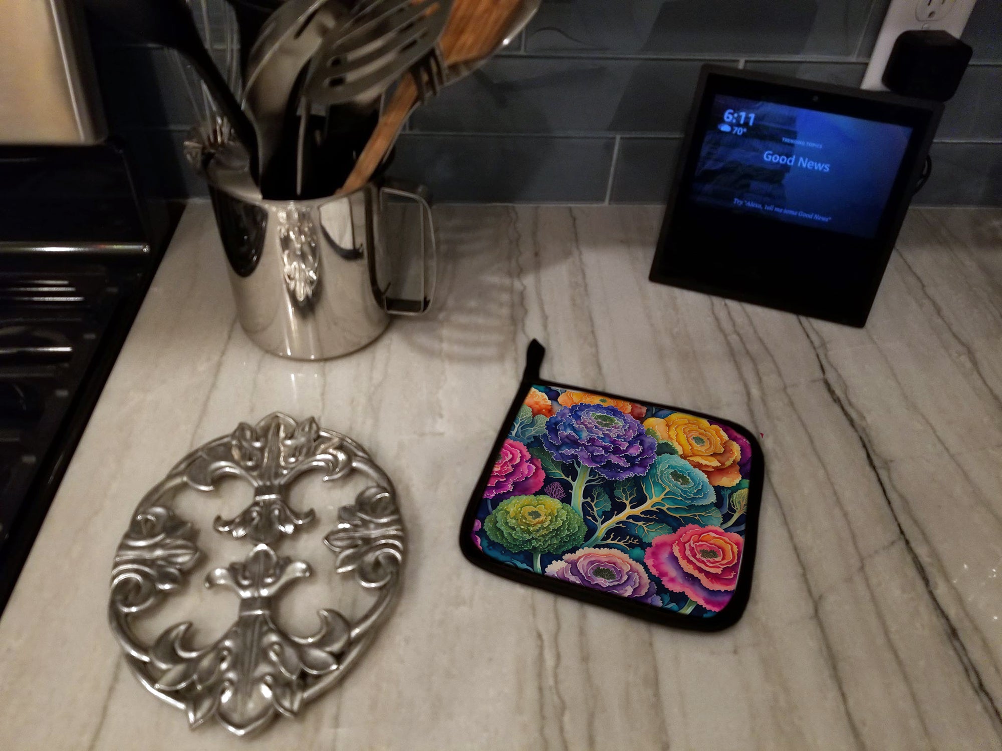 Colorful Ornamental Kale Pot Holder Set of 2 Heat Resistant Quilted Hot Pads 7.5 x 7.5 Inch, Insulated Kitchen Trivets for Cooking & Baking