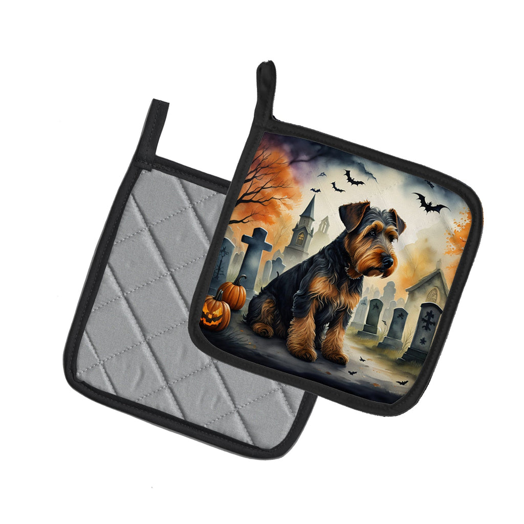 Airedale Terrier Spooky Halloween Pot Holder Set of 2 Heat Resistant Quilted Hot Pads 7.5 x 7.5 Inch, Insulated Kitchen Trivets for Cooking & Baking