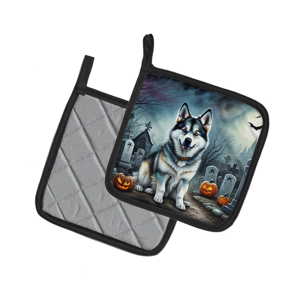 Alaskan Malamute Spooky Halloween Pot Holder Set of 2 Heat Resistant Quilted Hot Pads 7.5 x 7.5 Inch, Insulated Kitchen Trivets for Cooking & Baking