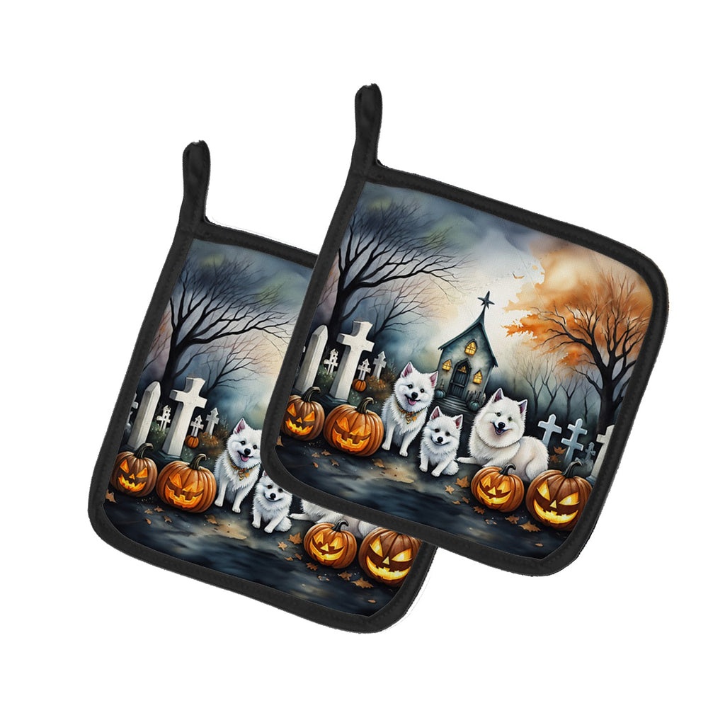 American Eskimo Spooky Halloween Pot Holder Set of 2 Heat Resistant Quilted Hot Pads 7.5 x 7.5 Inch, Insulated Kitchen Trivets for Cooking & Baking