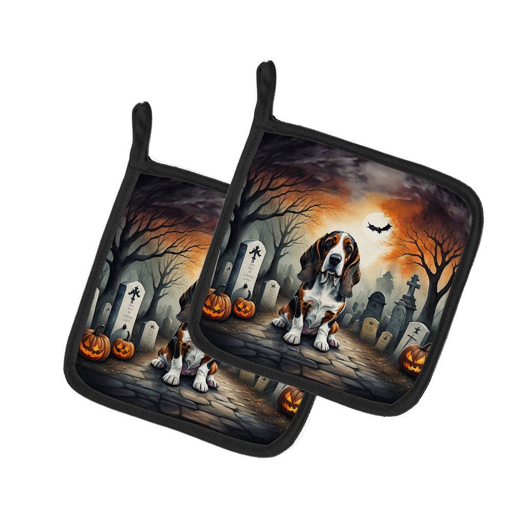 Basset Hound Spooky Halloween Pot Holder Set of 2 Heat Resistant Quilted Hot Pads 7.5 x 7.5 Inch, Insulated Kitchen Trivets for Cooking & Baking