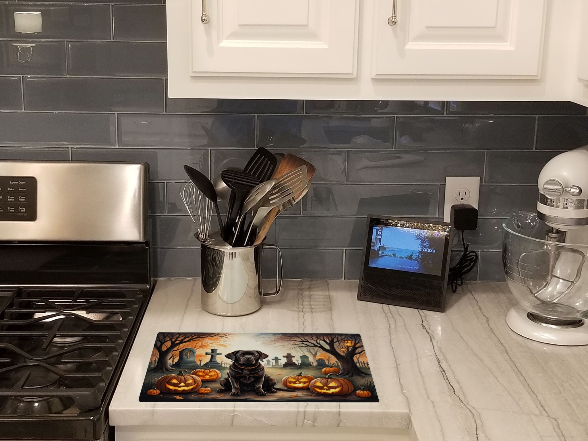 Chocolate Labrador Retriever Spooky Halloween Cutting Board Tempered Glass Kitchen Cutting Surface, Heat Resistant Chopping, Non-Slip Feet, Food Prep & Serving