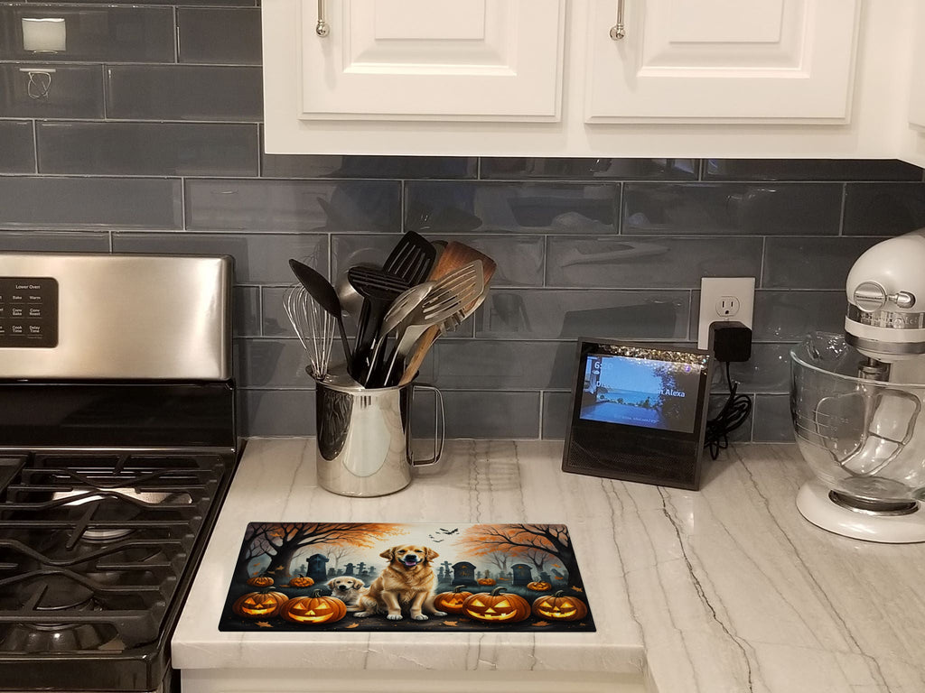 Golden Retriever Spooky Halloween Cutting Board Tempered Glass Kitchen Cutting Surface, Heat Resistant Chopping, Non-Slip Feet, Food Prep & Serving