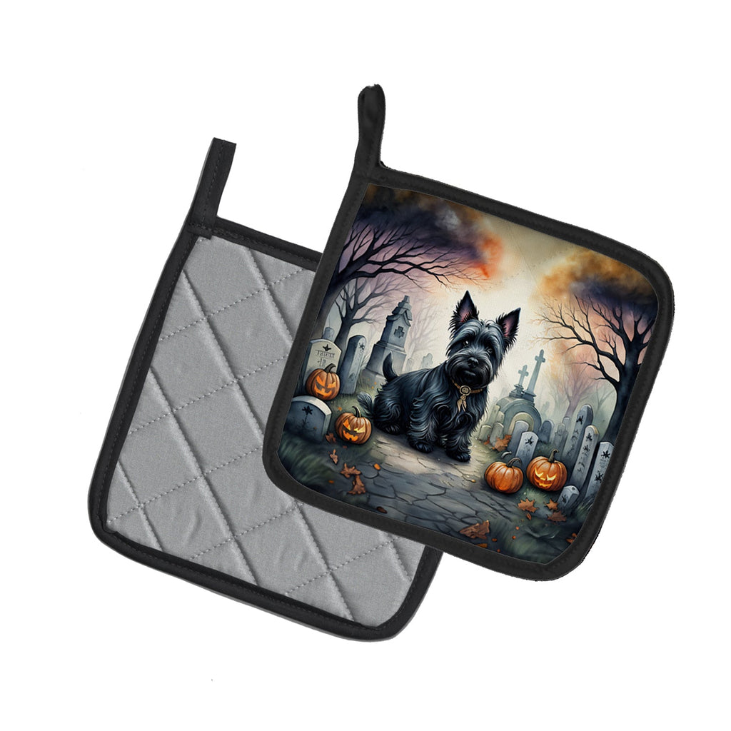 Scottish Terrier Spooky Halloween Pot Holder Set of 2 Heat Resistant Quilted Hot Pads 7.5 x 7.5 Inch, Insulated Kitchen Trivets for Cooking & Baking