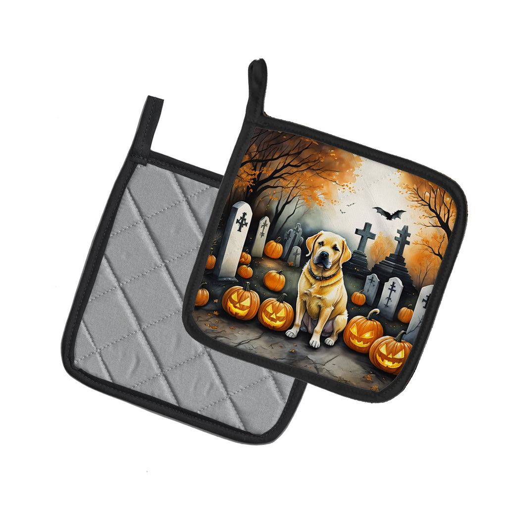 Yellow Labrador Retriever Spooky Halloween Pot Holder Set of 2 Heat Resistant Quilted Hot Pads 7.5 x 7.5 Inch, Insulated Kitchen Trivets for Cooking & Baking