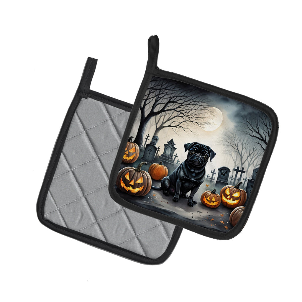 Black Pug Spooky Halloween Pot Holder Set of 2 Heat Resistant Quilted Hot Pads 7.5 x 7.5 Inch, Insulated Kitchen Trivets for Cooking & Baking
