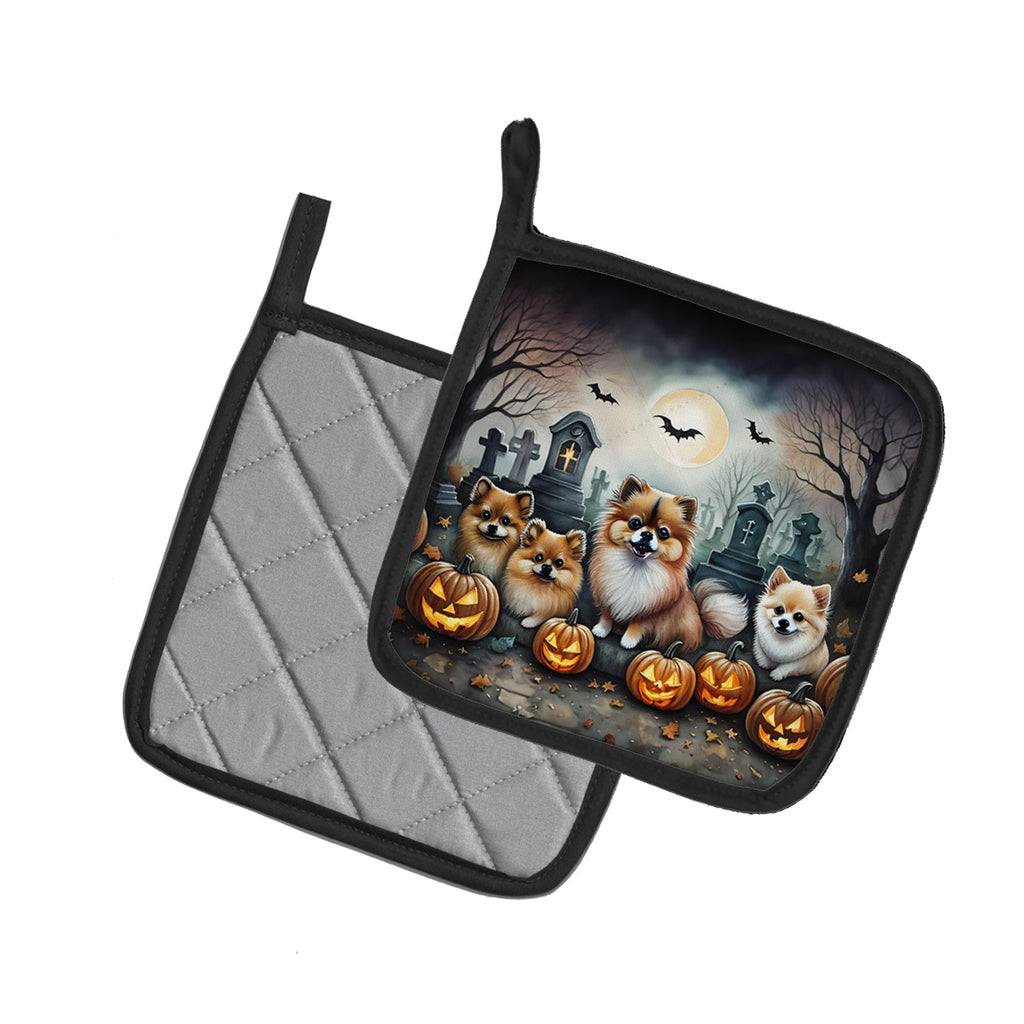 Pomeranian Spooky Halloween Pot Holder Set of 2 Heat Resistant Quilted Hot Pads 7.5 x 7.5 Inch, Insulated Kitchen Trivets for Cooking & Baking