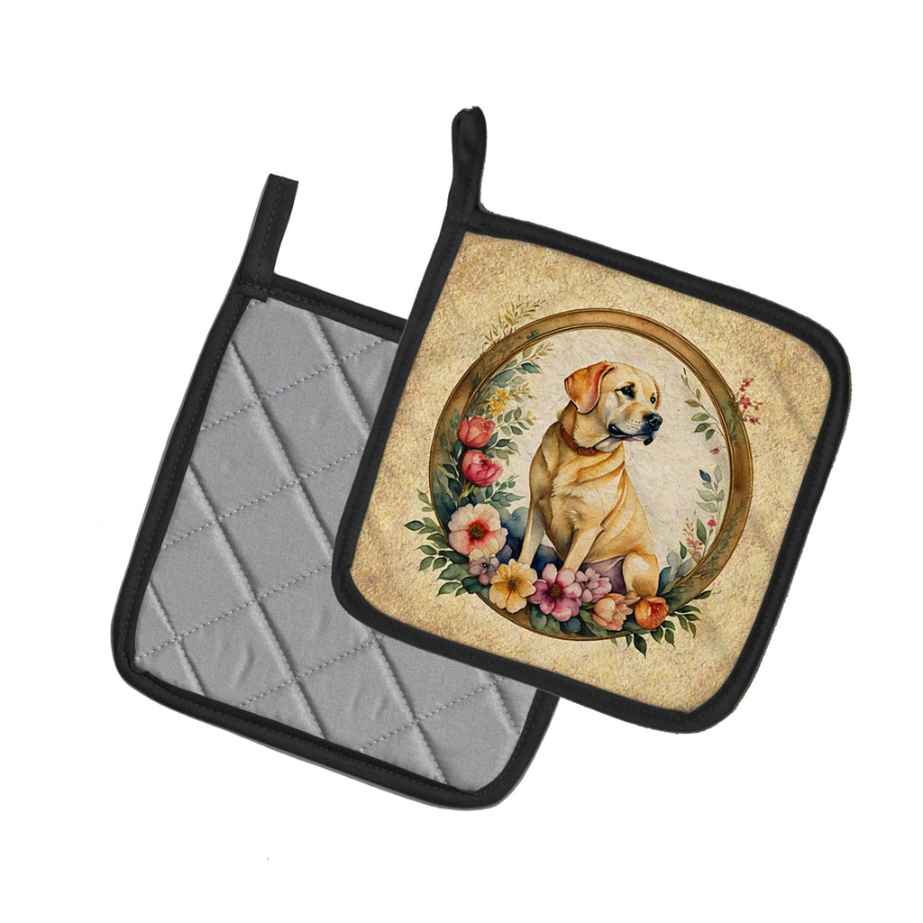Yellow Labrador Retriever and Flowers Pot Holder Set of 2 Heat Resistant Quilted Hot Pads 7.5 x 7.5 Inch, Insulated Kitchen Trivets for Cooking & Baking