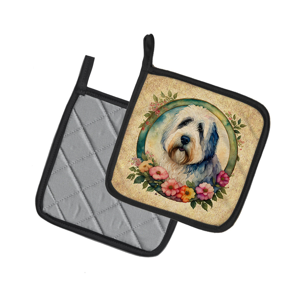 Old English Sheepdog and Flowers Pot Holder Set of 2 Heat Resistant Quilted Hot Pads 7.5 x 7.5 Inch, Insulated Kitchen Trivets for Cooking & Baking