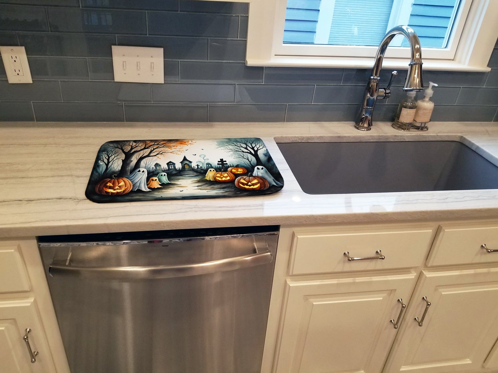 Ghosts Spooky Halloween Dish Drying Mat Absorbent Dish Drying Mat Pad for Kitchen Counter Dish Drainer Mat for Countertop, 14 x 21", Multicolor