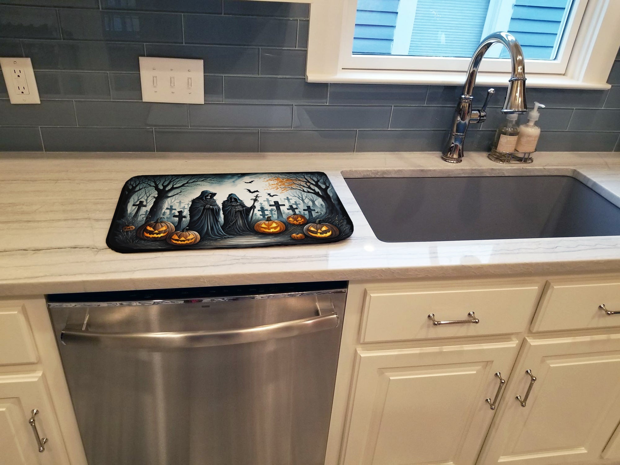 The Grim Reaper Spooky Halloween Dish Drying Mat Absorbent Dish Drying Mat Pad for Kitchen Counter Dish Drainer Mat for Countertop, 14 x 21", Multicolor