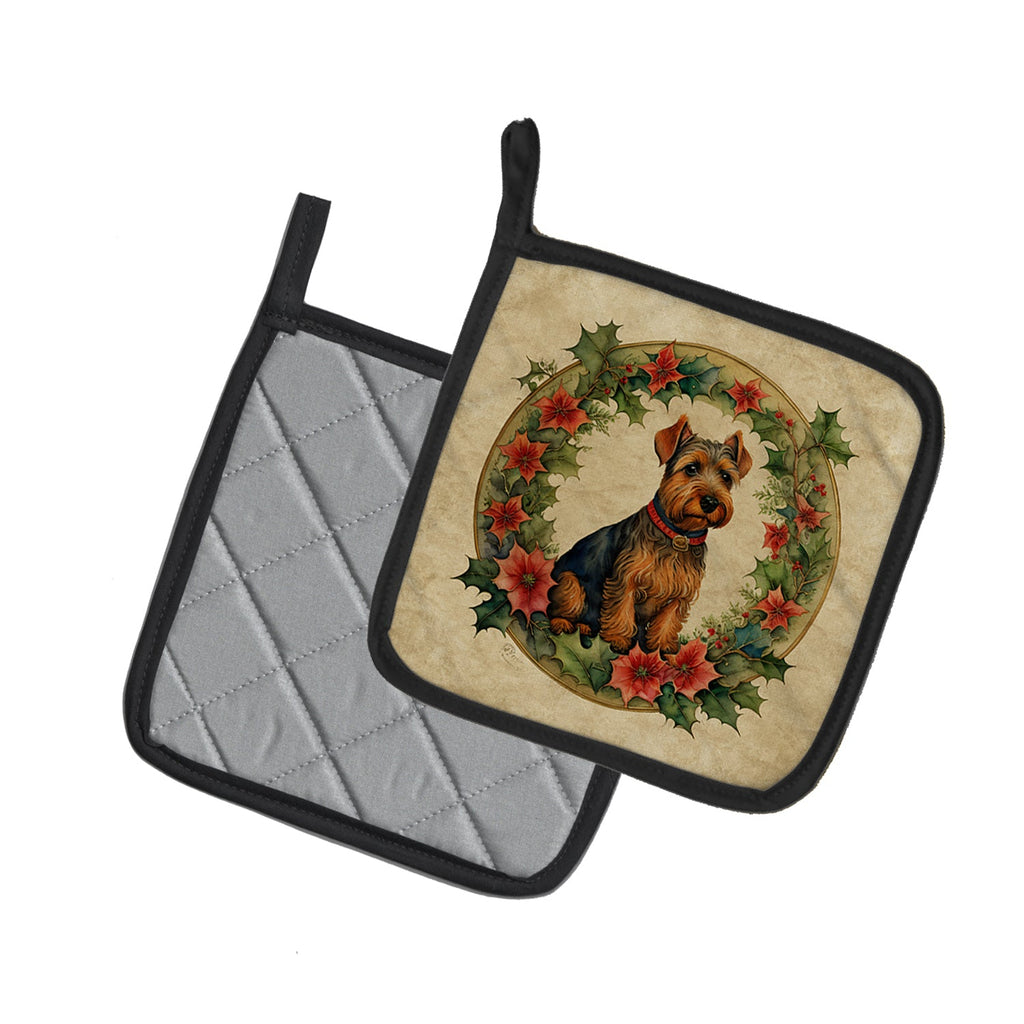 Welsh Terrier Christmas Flowers Pot Holder Set of 2 Heat Resistant Quilted Hot Pads 7.5 x 7.5 Inch, Insulated Kitchen Trivets for Cooking & Baking