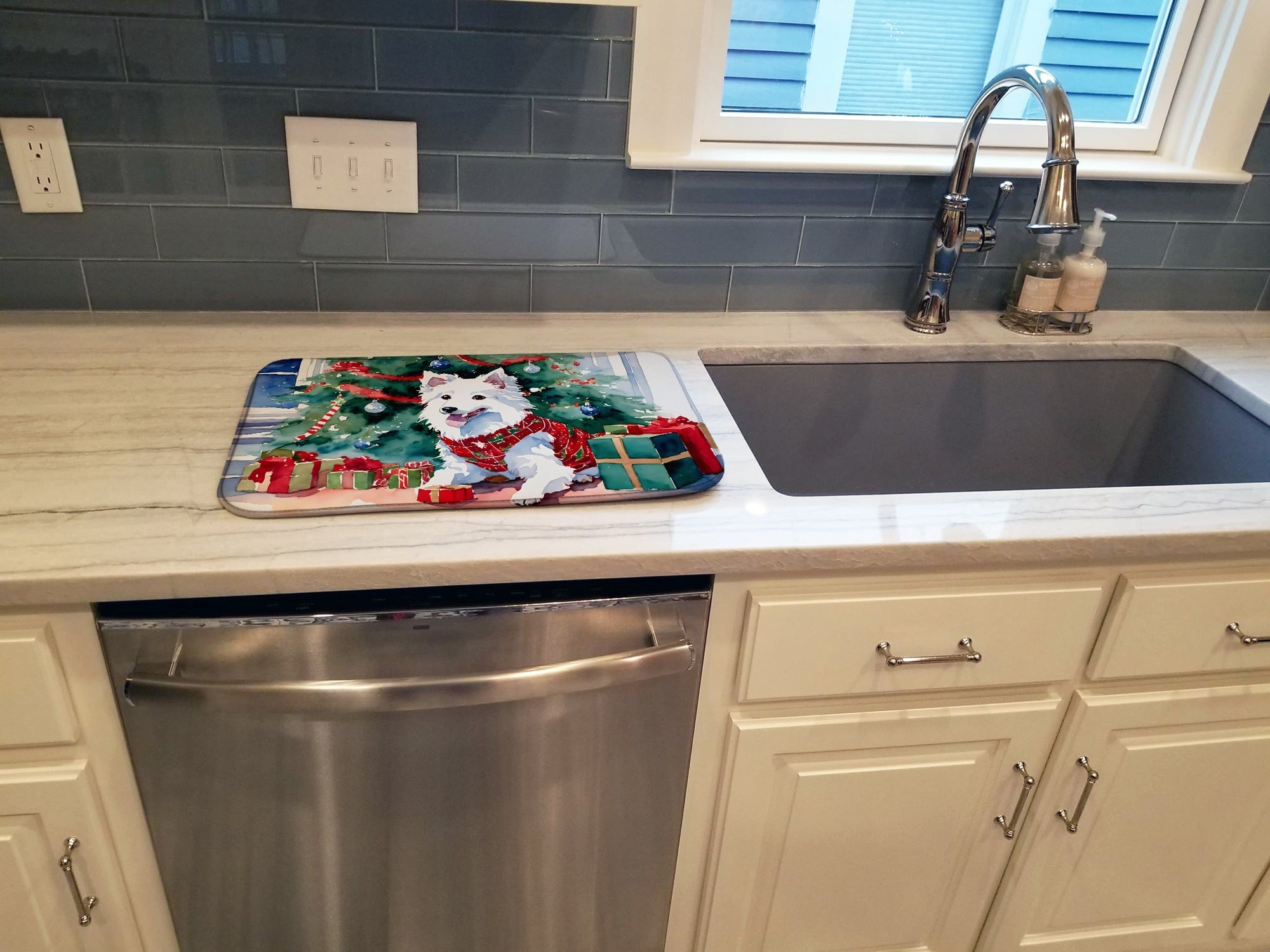 Japanese Spitz Cozy Christmas Dish Drying Mat Absorbent Dish Drying Mat Pad for Kitchen Counter Dish Drainer Mat for Countertop, 14 x 21", Multicolor