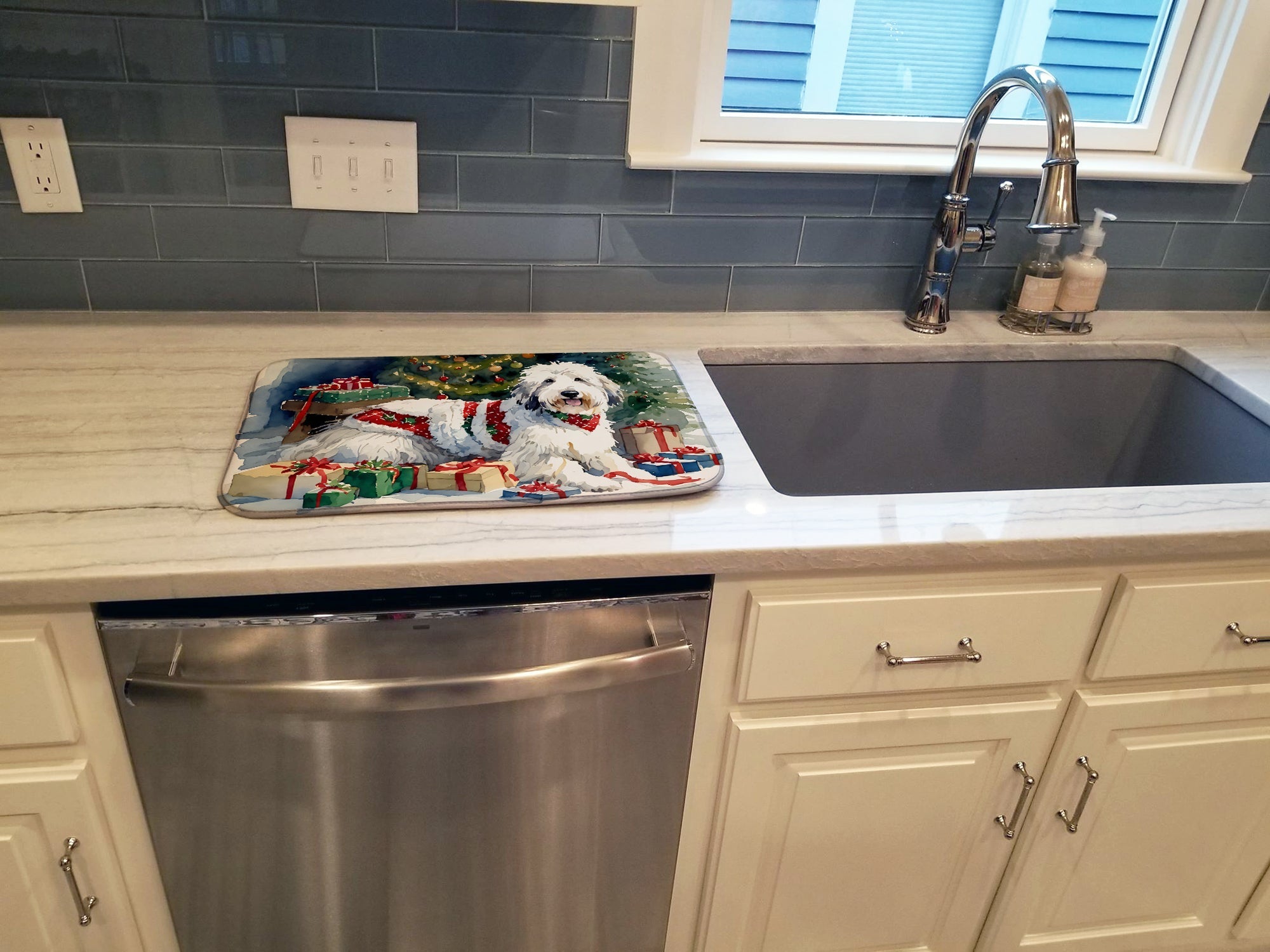 Old English Sheepdog Cozy Christmas Dish Drying Mat Absorbent Dish Drying Mat Pad for Kitchen Counter Dish Drainer Mat for Countertop, 14 x 21", Multicolor