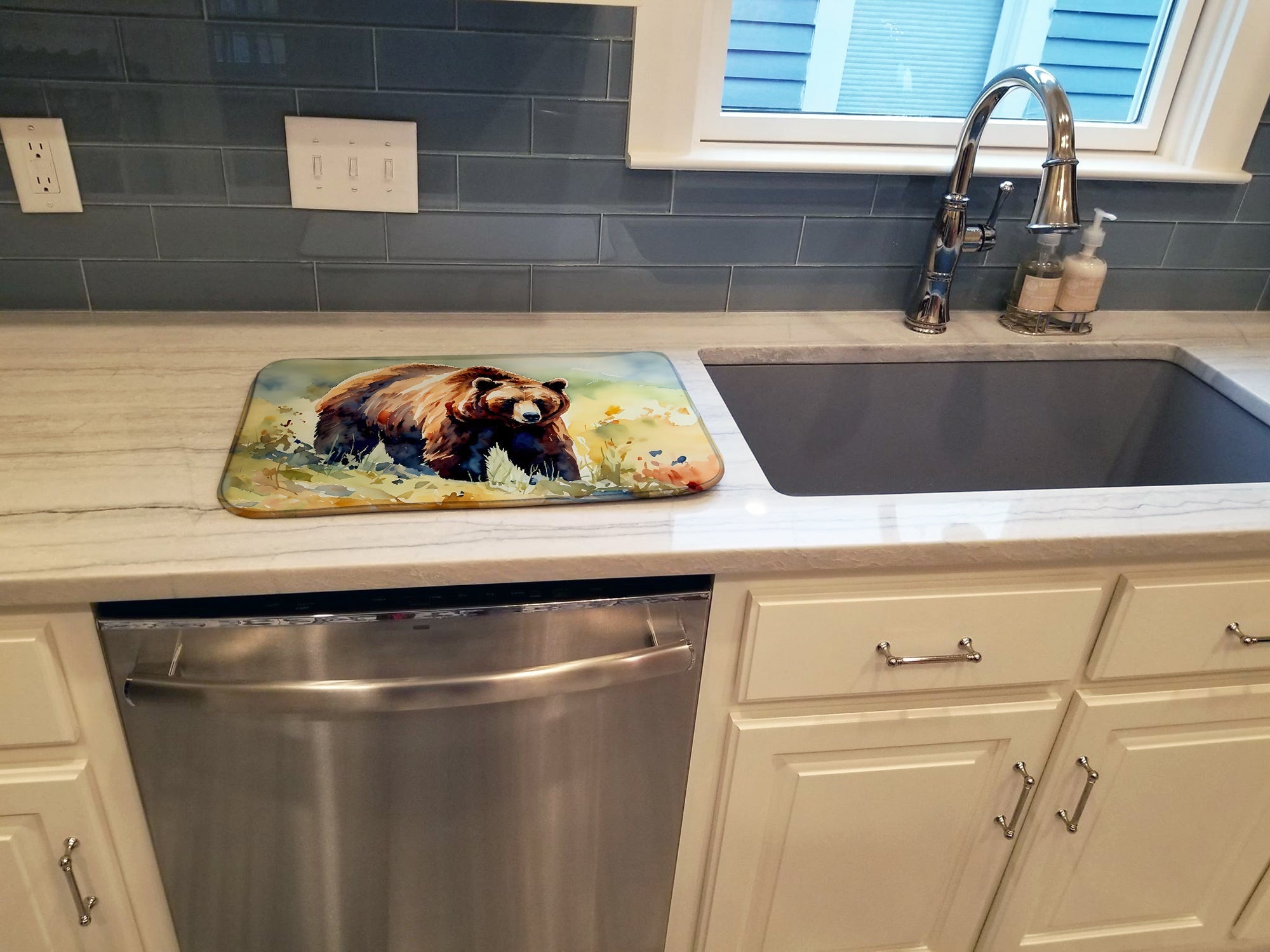 Grizzly Bear Dish Drying Mat Absorbent Dish Drying Mat Pad for Kitchen Counter Dish Drainer Mat for Countertop, 14 x 21", Multicolor