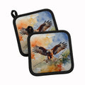 Red Tailed Hawk Landing Wings Spread Pot Holder Set of 2 Heat Resistant Quilted Hot Pads 7.5 x 7.5 Inch, Insulated Kitchen Trivets for Cooking & Baking