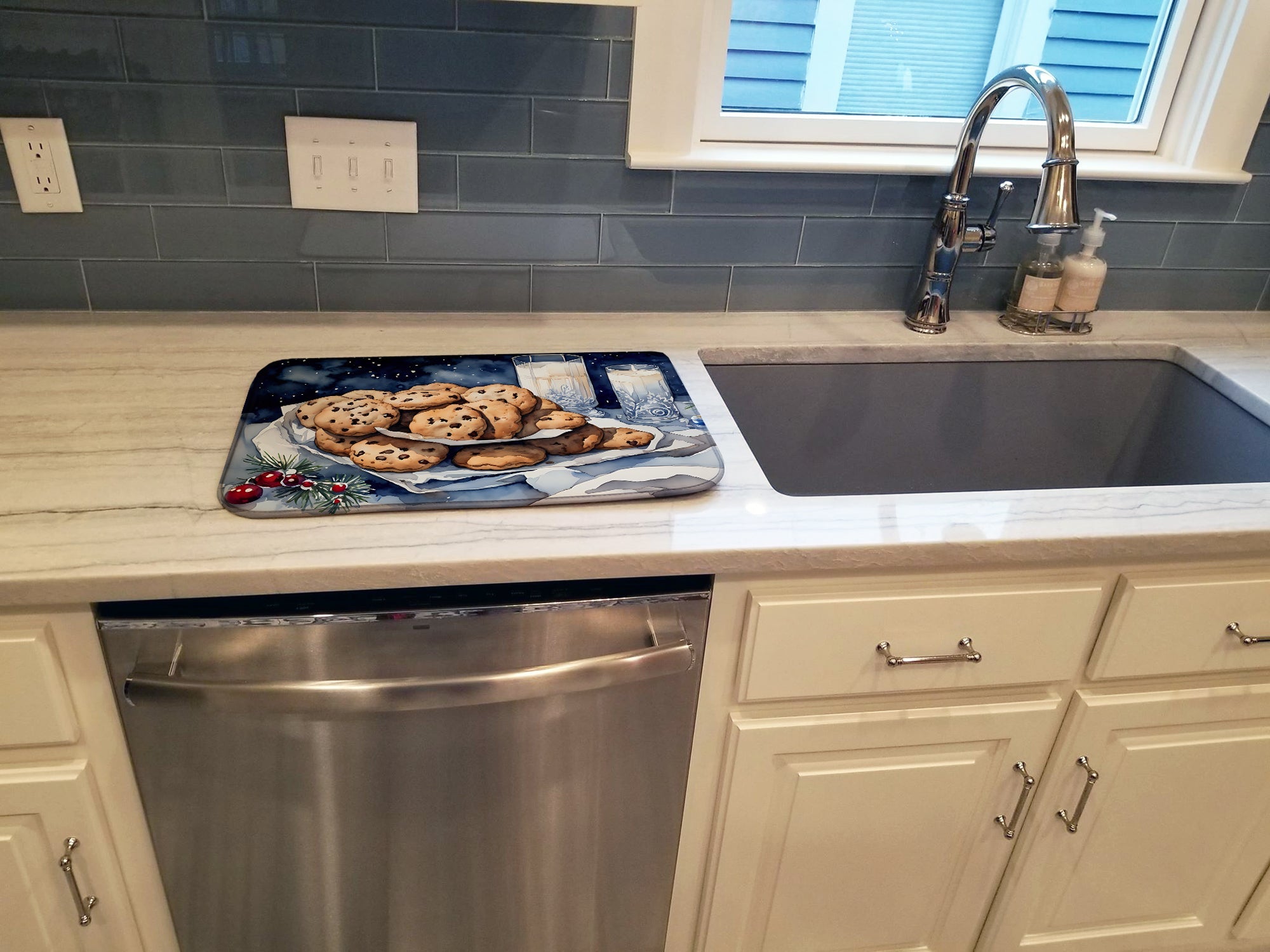Chocolate Chip Cookies Christmas Plate Dish Drying Mat Absorbent Dish Drying Mat Pad for Kitchen Counter Dish Drainer Mat for Countertop, 14 x 21", Multicolor