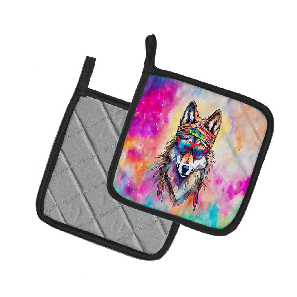Hippie Animal Wolf Pot Holder Set of 2 Heat Resistant Quilted Hot Pads 7.5 x 7.5 Inch, Insulated Kitchen Trivets for Cooking & Baking