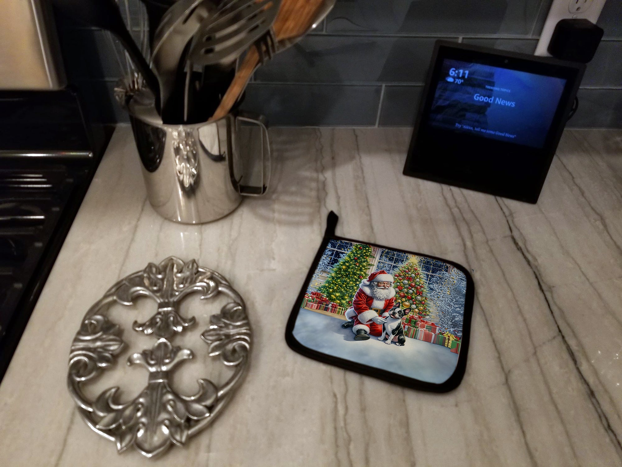 Boston Terrier and Santa Claus Pot Holder Set of 2 Heat Resistant Quilted Hot Pads 7.5 x 7.5 Inch, Insulated Kitchen Trivets for Cooking & Baking