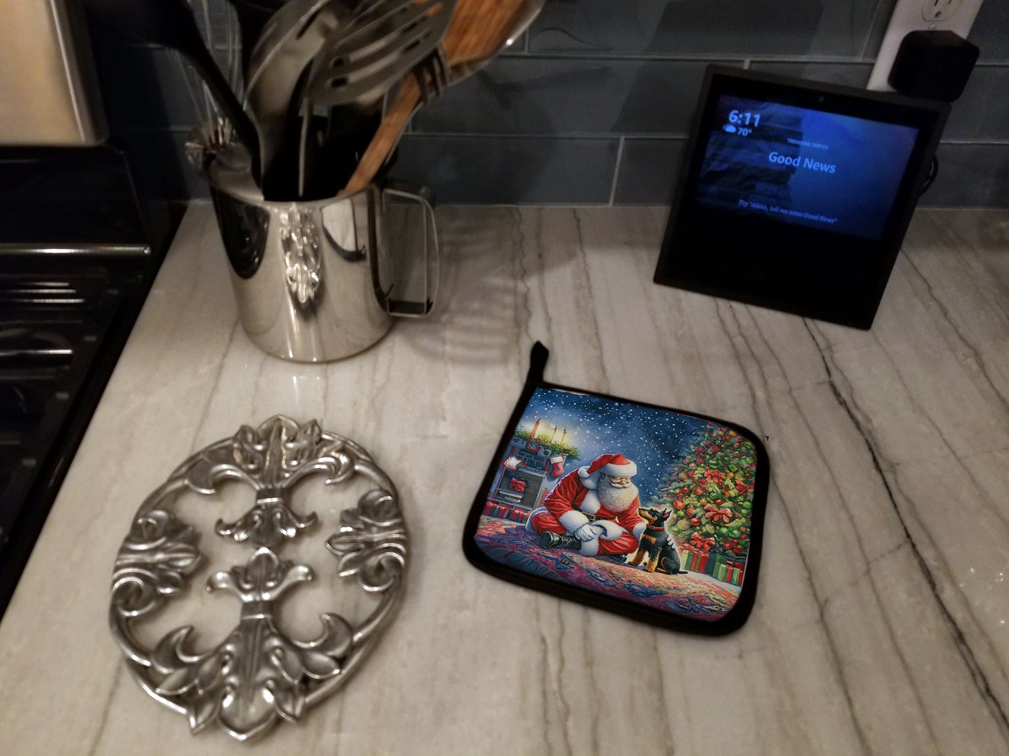 Manchester Terrier and Santa Claus Pot Holder Set of 2 Heat Resistant Quilted Hot Pads 7.5 x 7.5 Inch, Insulated Kitchen Trivets for Cooking & Baking
