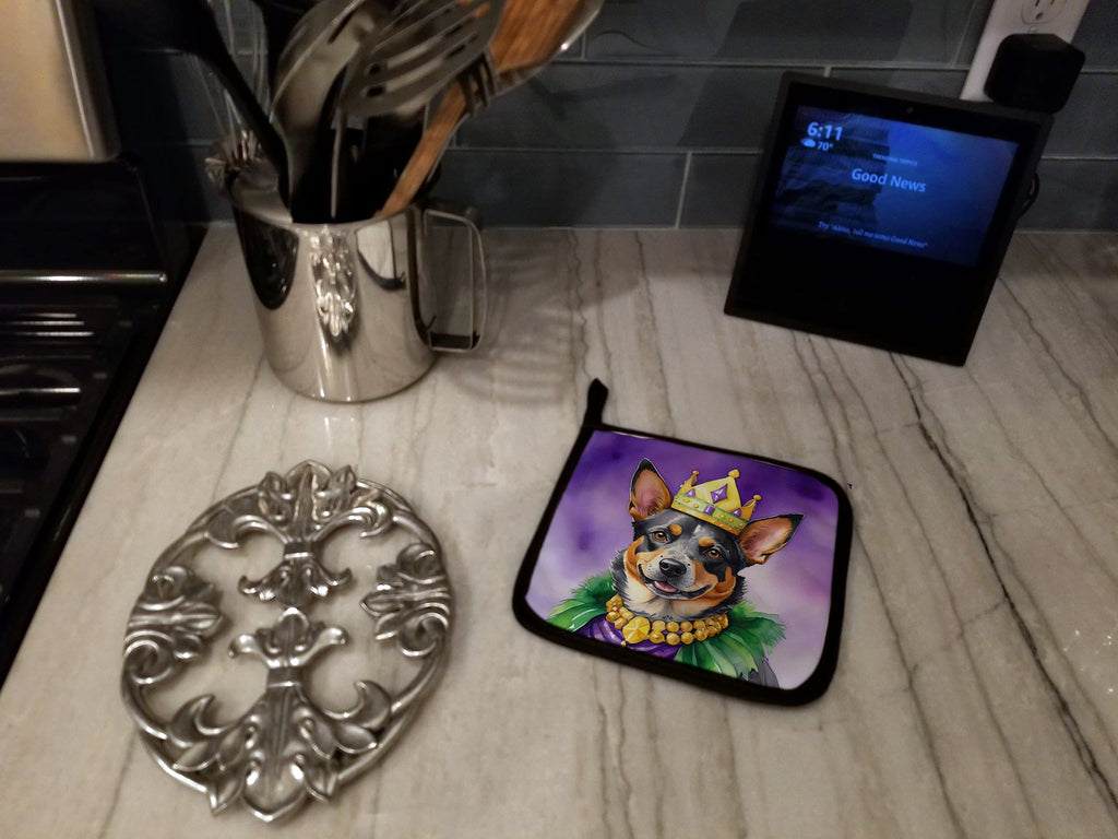 Australian Cattle Dog King of Mardi Gras Pot Holder Set of 2 Heat Resistant Quilted Hot Pads 7.5 x 7.5 Inch, Insulated Kitchen Trivets for Cooking & Baking