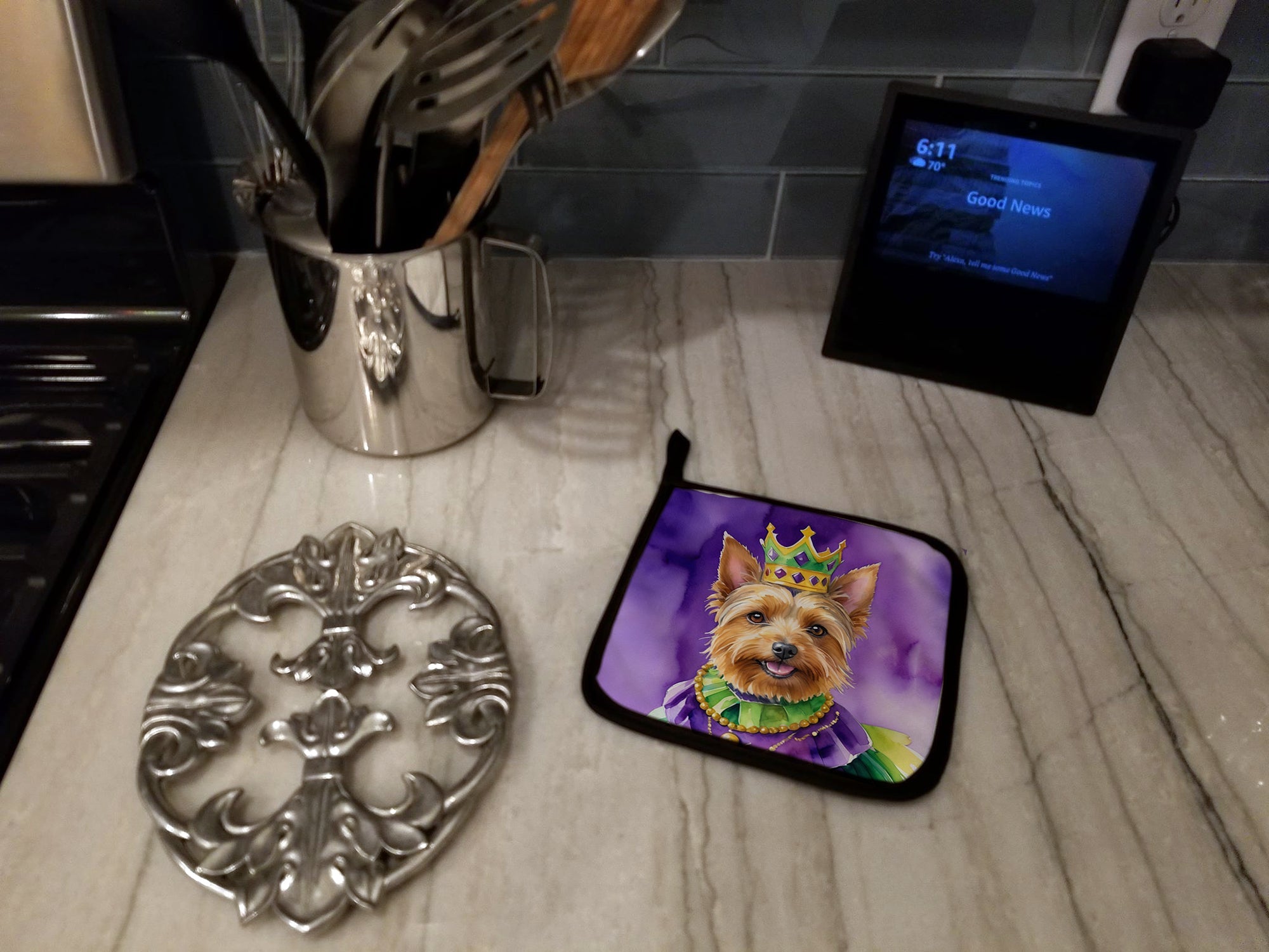 Australian Terrier King of Mardi Gras Pot Holder Set of 2 Heat Resistant Quilted Hot Pads 7.5 x 7.5 Inch, Insulated Kitchen Trivets for Cooking & Baking