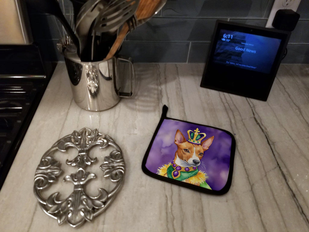 Basenji King of Mardi Gras Pot Holder Set of 2 Heat Resistant Quilted Hot Pads 7.5 x 7.5 Inch, Insulated Kitchen Trivets for Cooking & Baking