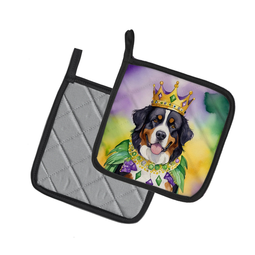 Bernese Mountain Dog King of Mardi Gras Pot Holder Set of 2 Heat Resistant Quilted Hot Pads 7.5 x 7.5 Inch, Insulated Kitchen Trivets for Cooking & Baking