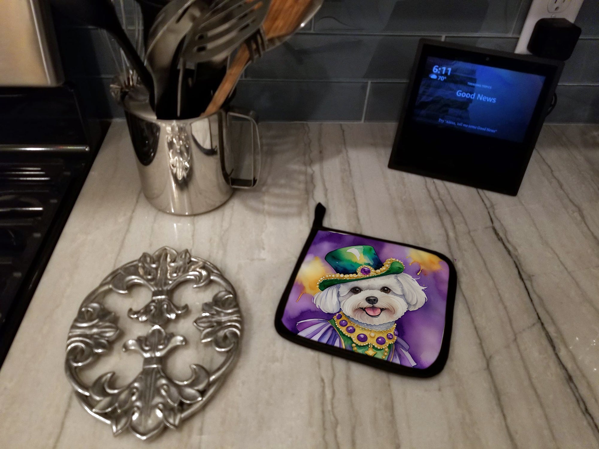 Bichon Frise King of Mardi Gras Pot Holder Set of 2 Heat Resistant Quilted Hot Pads 7.5 x 7.5 Inch, Insulated Kitchen Trivets for Cooking & Baking