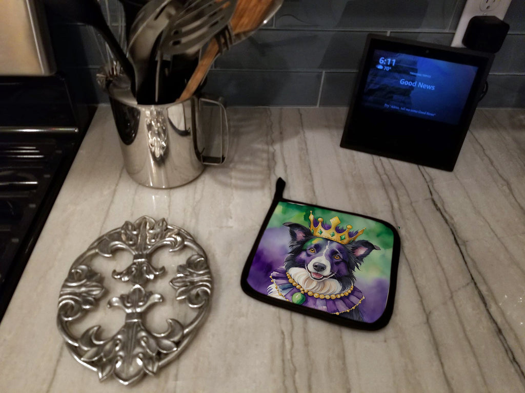 Border Collie King of Mardi Gras Pot Holder Set of 2 Heat Resistant Quilted Hot Pads 7.5 x 7.5 Inch, Insulated Kitchen Trivets for Cooking & Baking