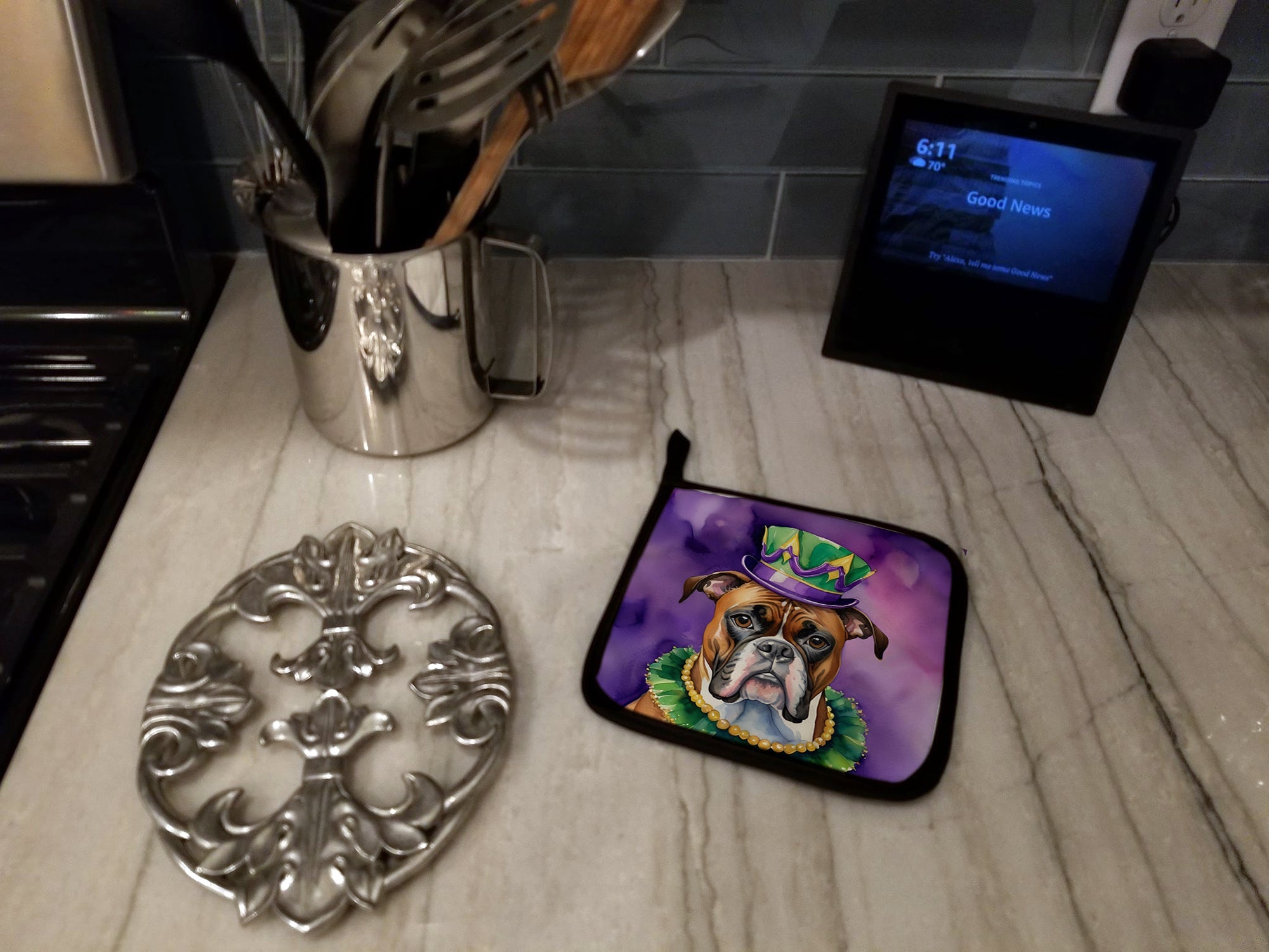 Boxer King of Mardi Gras Pot Holder Set of 2 Heat Resistant Quilted Hot Pads 7.5 x 7.5 Inch, Insulated Kitchen Trivets for Cooking & Baking