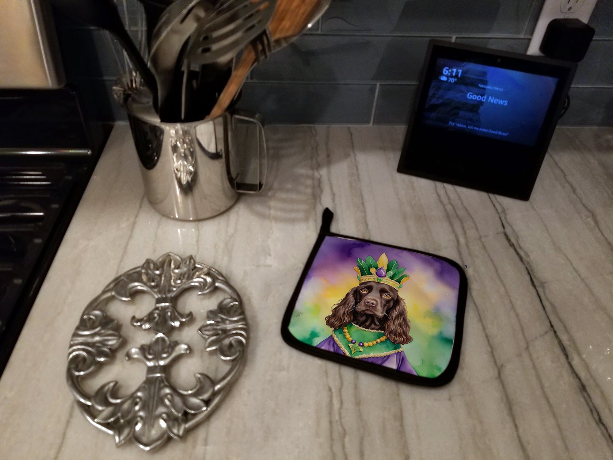 Boykin Spaniel King of Mardi Gras Pot Holder Set of 2 Heat Resistant Quilted Hot Pads 7.5 x 7.5 Inch, Insulated Kitchen Trivets for Cooking & Baking