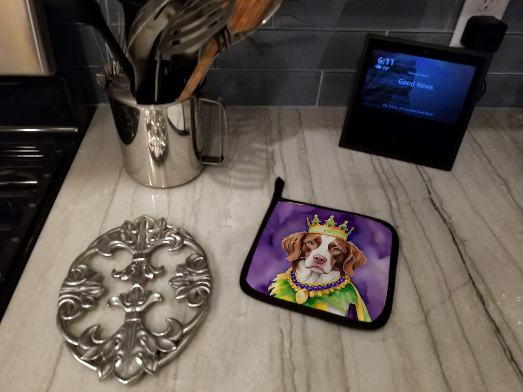 Brittany Spaniel King of Mardi Gras Pot Holder Set of 2 Heat Resistant Quilted Hot Pads 7.5 x 7.5 Inch, Insulated Kitchen Trivets for Cooking & Baking