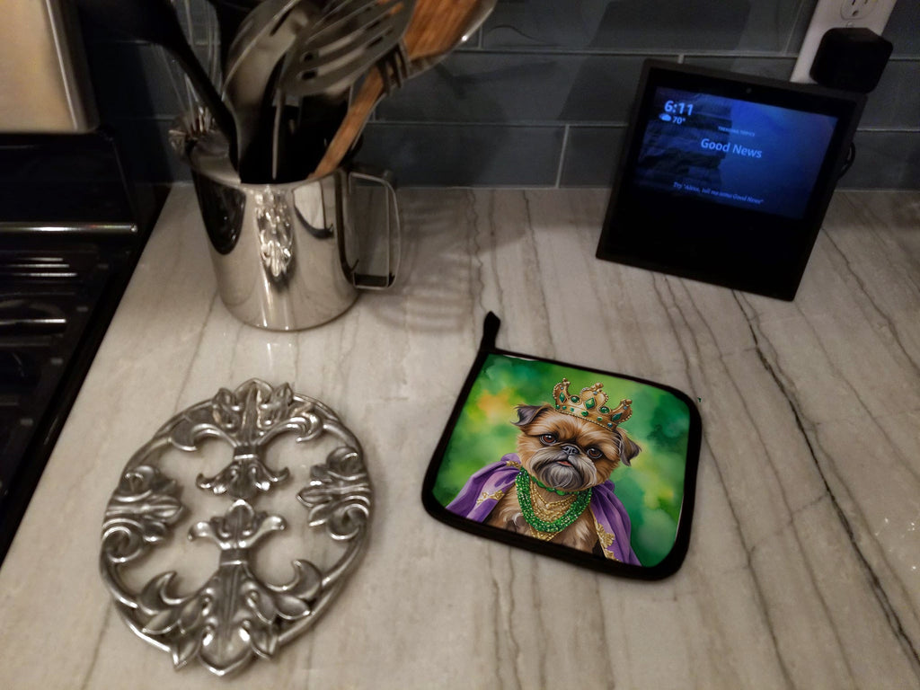 Brussels Griffon King of Mardi Gras Pot Holder Set of 2 Heat Resistant Quilted Hot Pads 7.5 x 7.5 Inch, Insulated Kitchen Trivets for Cooking & Baking