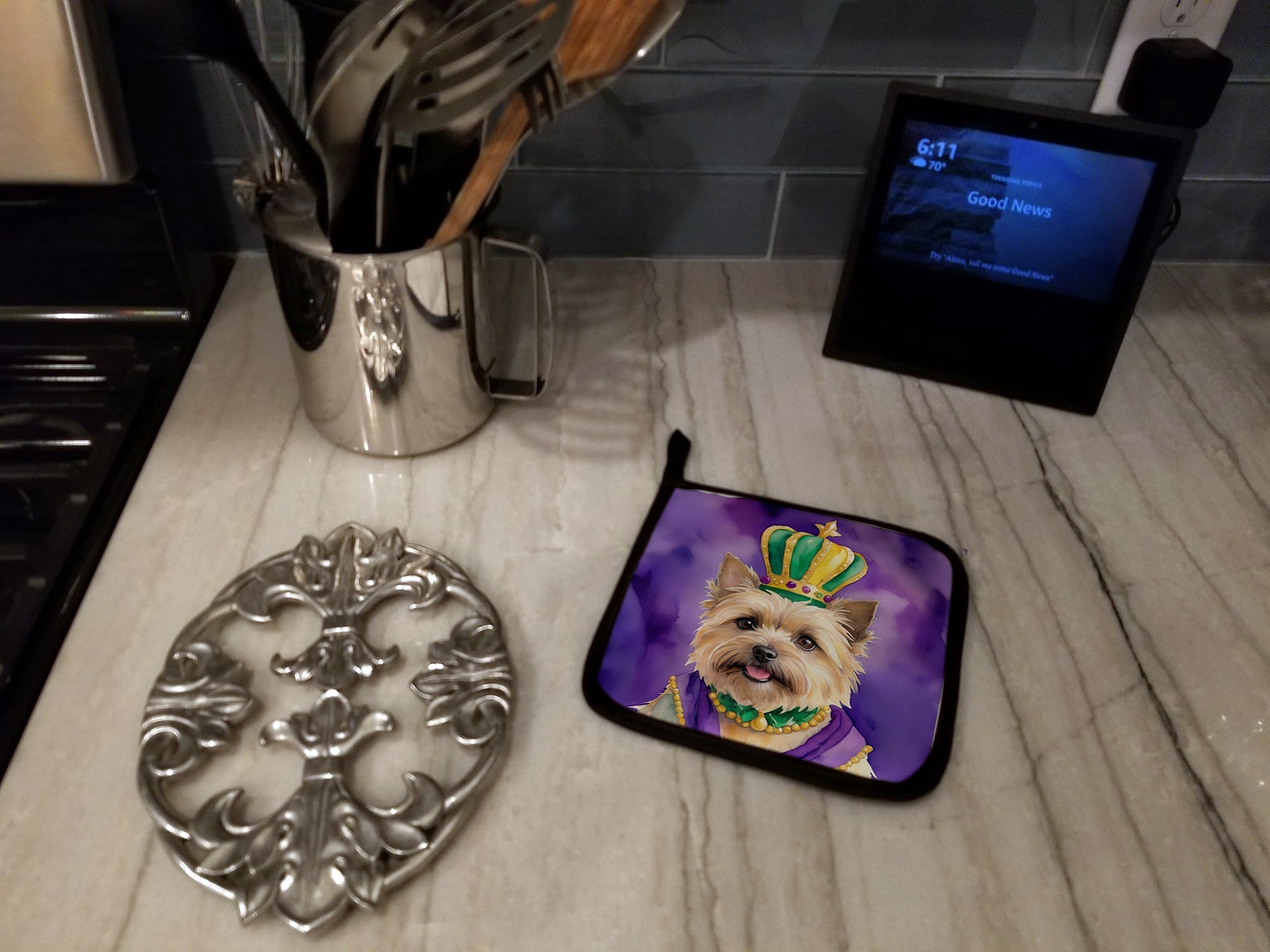 Cairn Terrier King of Mardi Gras Pot Holder Set of 2 Heat Resistant Quilted Hot Pads 7.5 x 7.5 Inch, Insulated Kitchen Trivets for Cooking & Baking