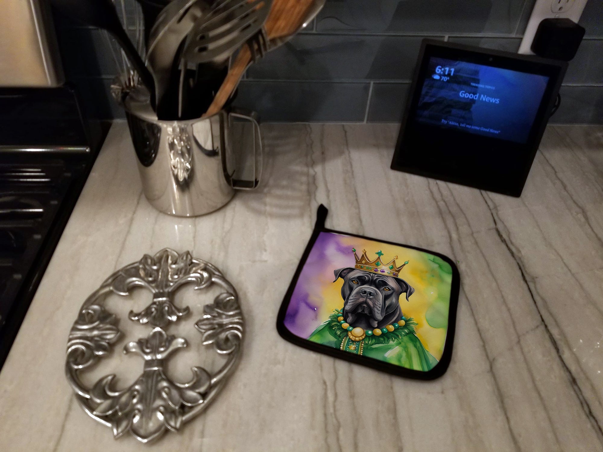 Cane Corso King of Mardi Gras Pot Holder Set of 2 Heat Resistant Quilted Hot Pads 7.5 x 7.5 Inch, Insulated Kitchen Trivets for Cooking & Baking