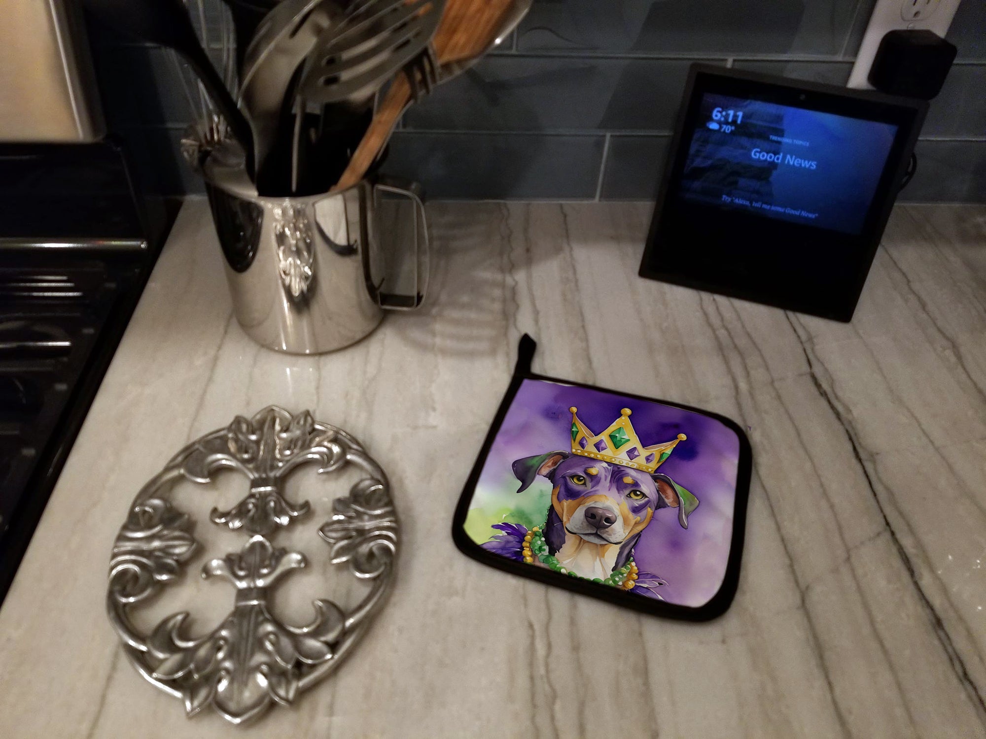 Catahoula King of Mardi Gras Pot Holder Set of 2 Heat Resistant Quilted Hot Pads 7.5 x 7.5 Inch, Insulated Kitchen Trivets for Cooking & Baking