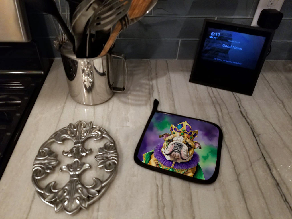 English Bulldog King of Mardi Gras Pot Holder Set of 2 Heat Resistant Quilted Hot Pads 7.5 x 7.5 Inch, Insulated Kitchen Trivets for Cooking & Baking