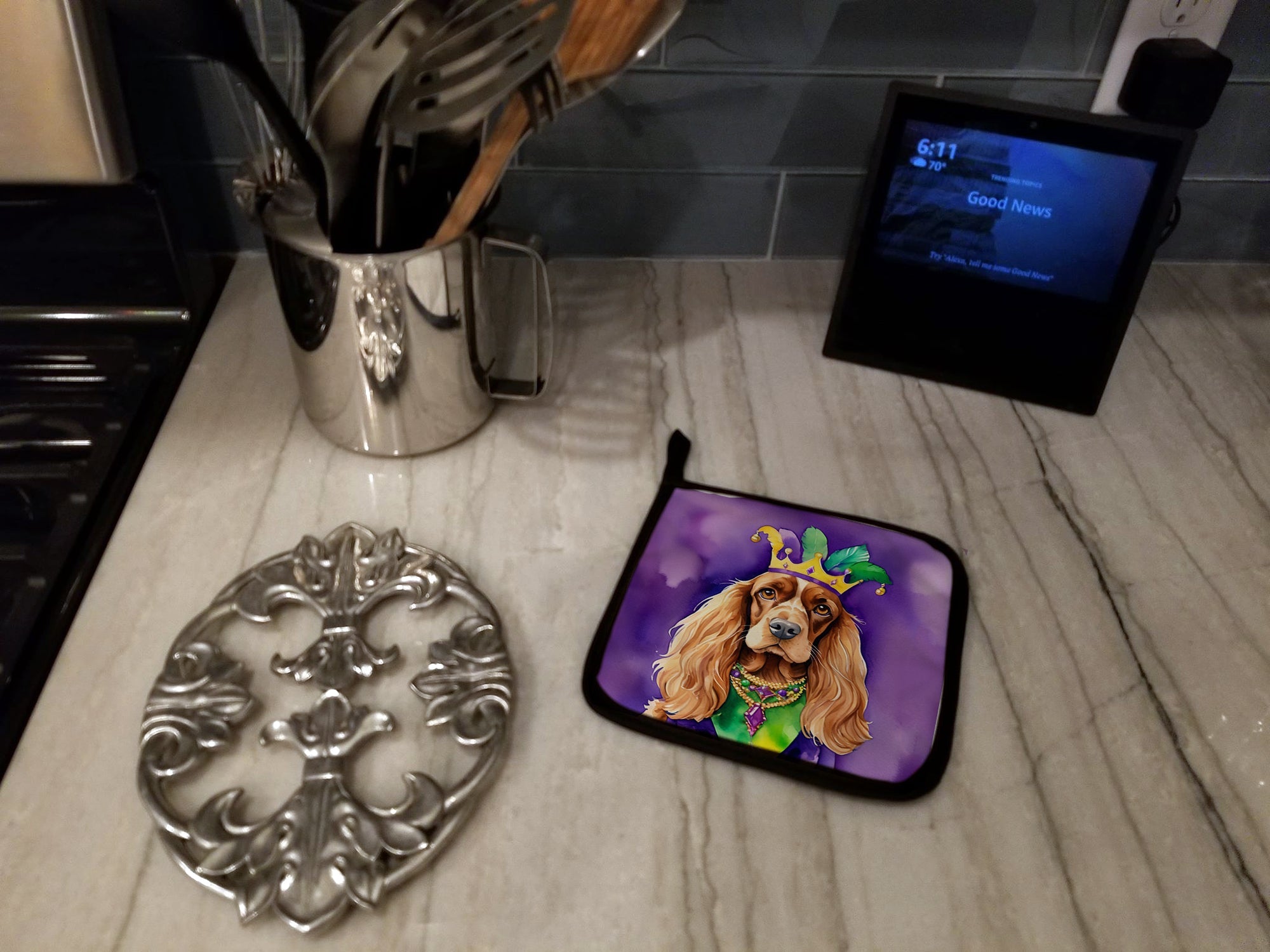 English Cocker Spaniel King of Mardi Gras Pot Holder Set of 2 Heat Resistant Quilted Hot Pads 7.5 x 7.5 Inch, Insulated Kitchen Trivets for Cooking & Baking