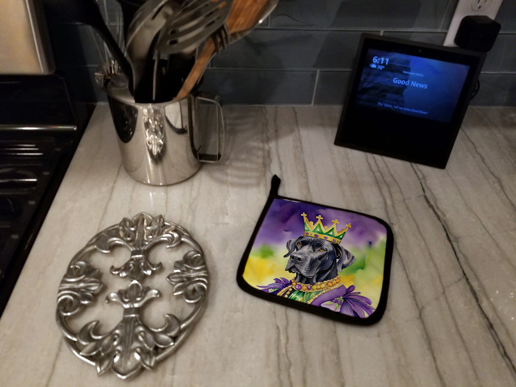 Great Dane King of Mardi Gras Pot Holder Set of 2 Heat Resistant Quilted Hot Pads 7.5 x 7.5 Inch, Insulated Kitchen Trivets for Cooking & Baking
